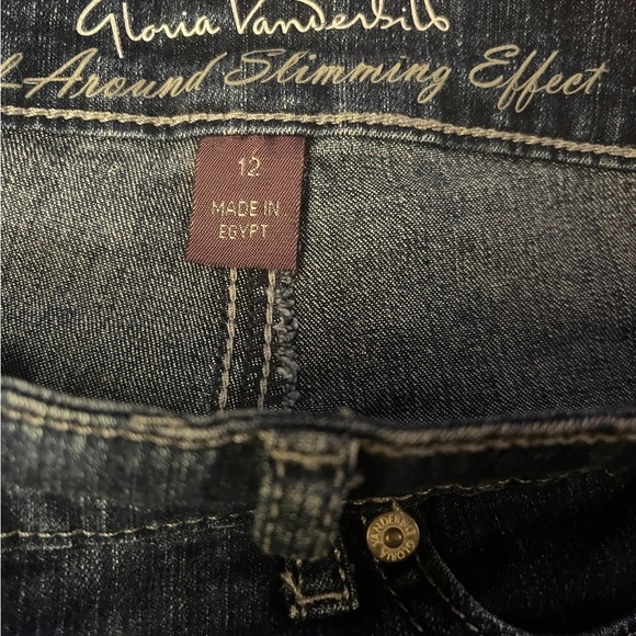 Gloria Vanderbilt all-around slimming effect capri jeans. - Picture 5 of 5